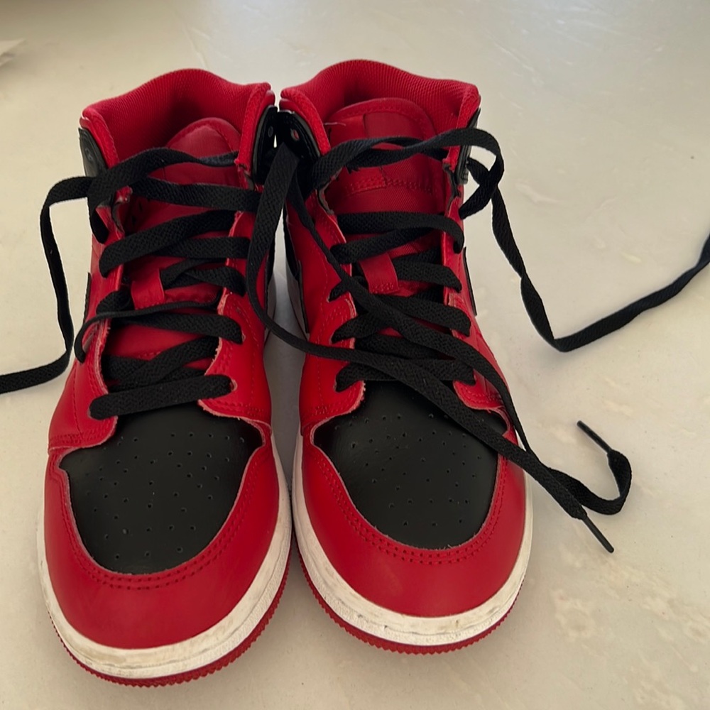 Air Jordan mid
